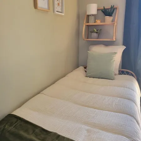Vakantiehuis Mado, A 2 Pas De La *